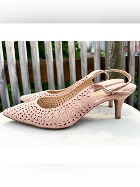 Alfani Blush Pink Suede Perforated Pointed-Toe Slingback Kitten Heels Size 9